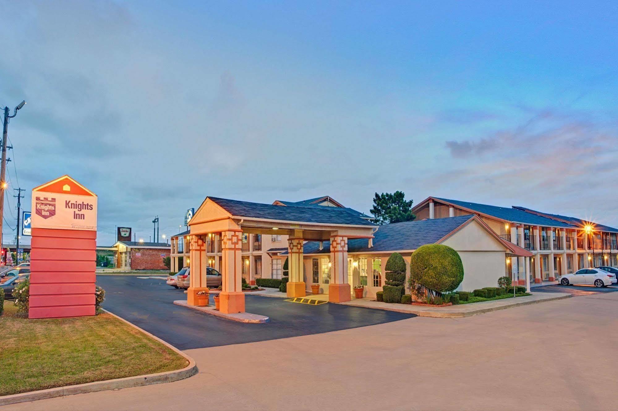 Quality Inn Oklahoma City South Bagian luar foto