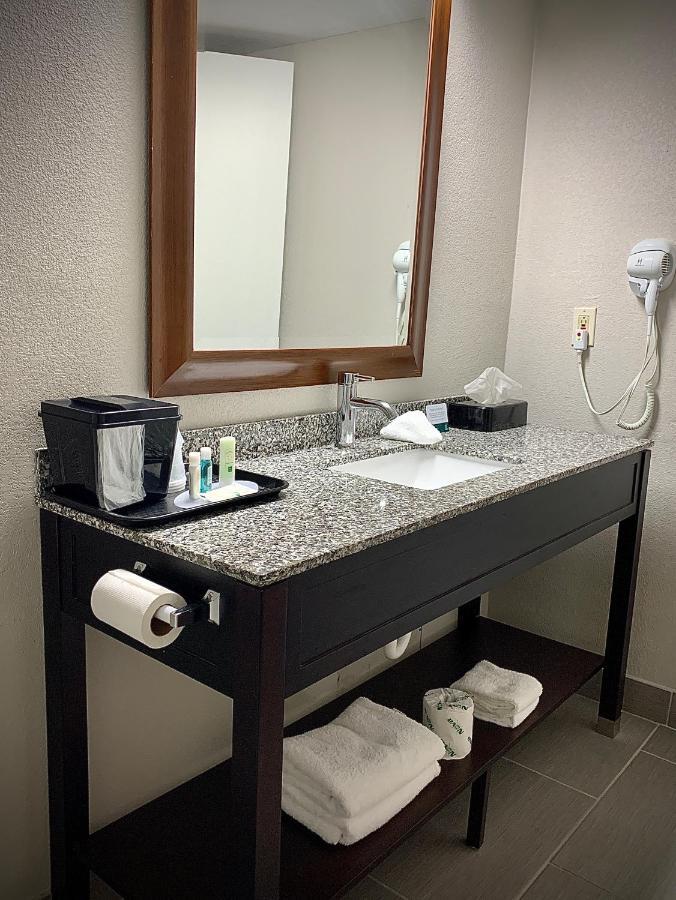 Quality Inn Oklahoma City South Bagian luar foto